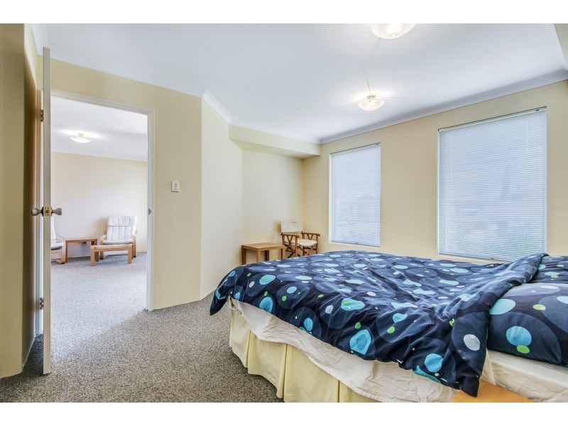 24 Terrigal Pass, Tapping WA 6065