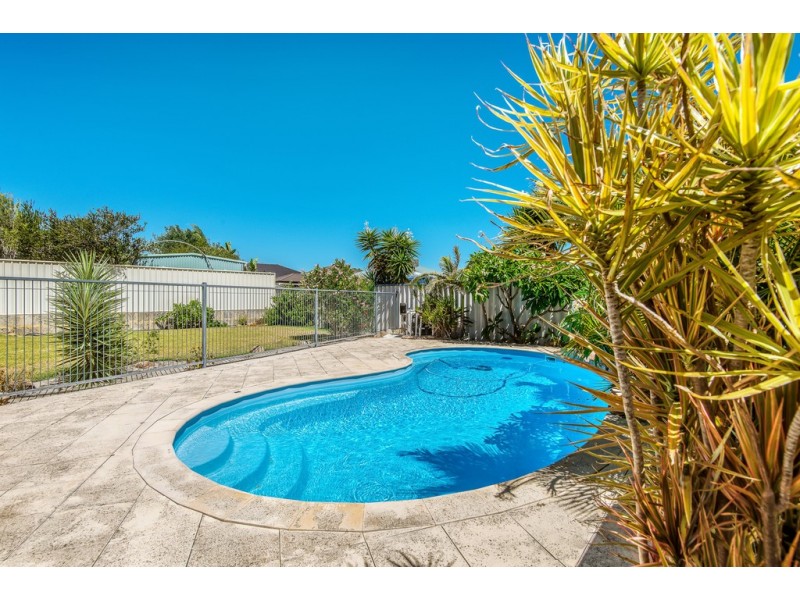 24 Terrigal Pass, Tapping WA 6065