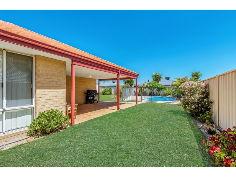 24 Terrigal Pass, Tapping WA 6065