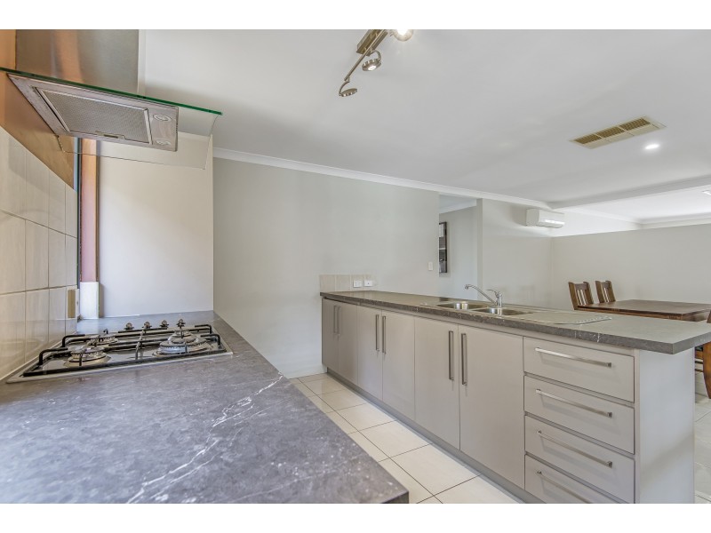 27 Grandoak Drive, Clarkson WA 6030