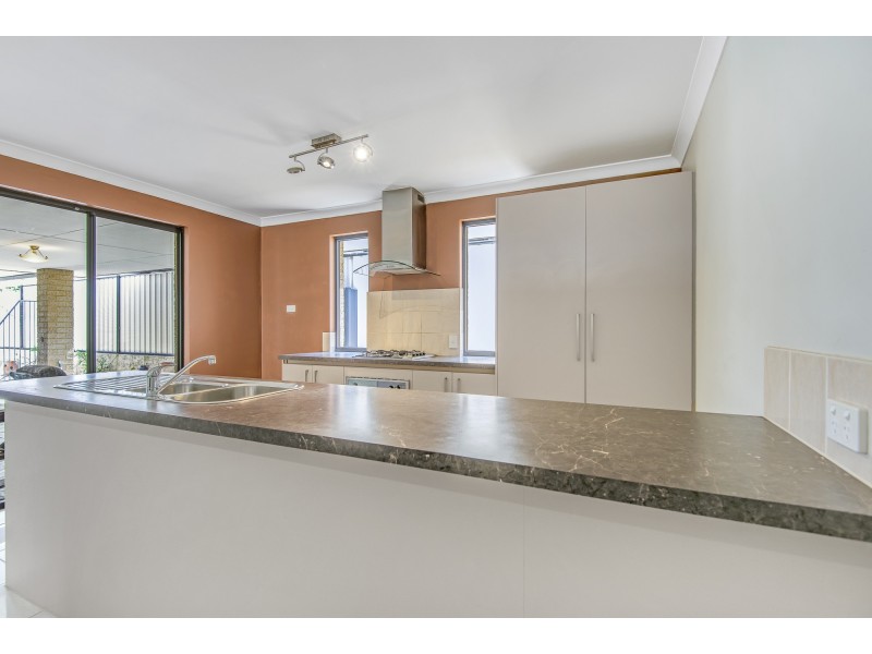 27 Grandoak Drive, Clarkson WA 6030