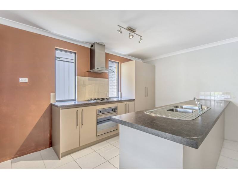 27 Grandoak Drive, Clarkson WA 6030