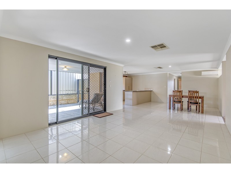 27 Grandoak Drive, Clarkson WA 6030