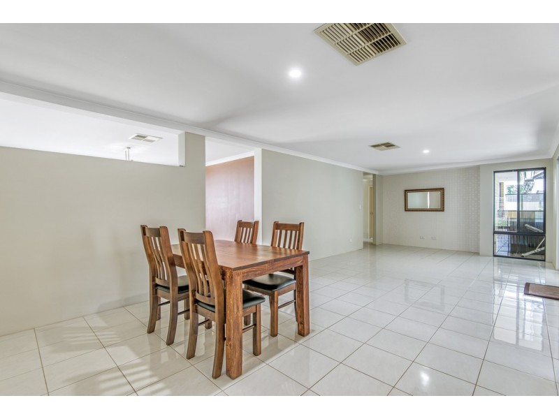 27 Grandoak Drive, Clarkson WA 6030