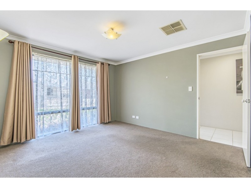 27 Grandoak Drive, Clarkson WA 6030