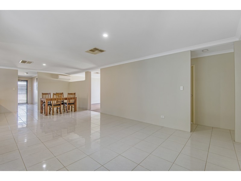 27 Grandoak Drive, Clarkson WA 6030