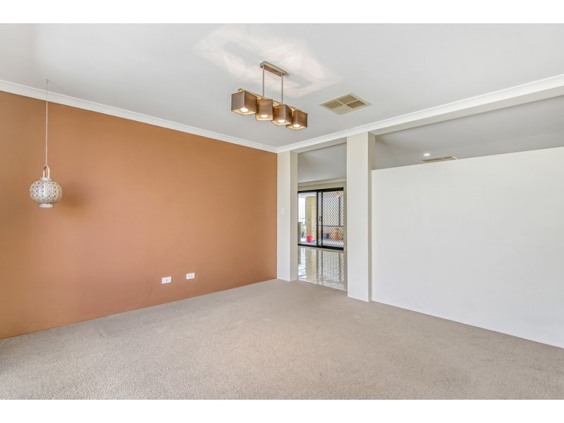 27 Grandoak Drive, Clarkson WA 6030