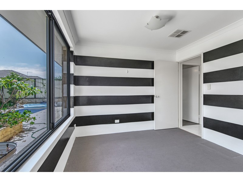 27 Grandoak Drive, Clarkson WA 6030