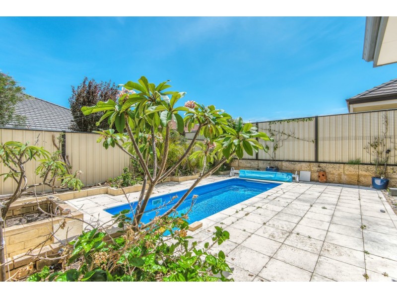 27 Grandoak Drive, Clarkson WA 6030