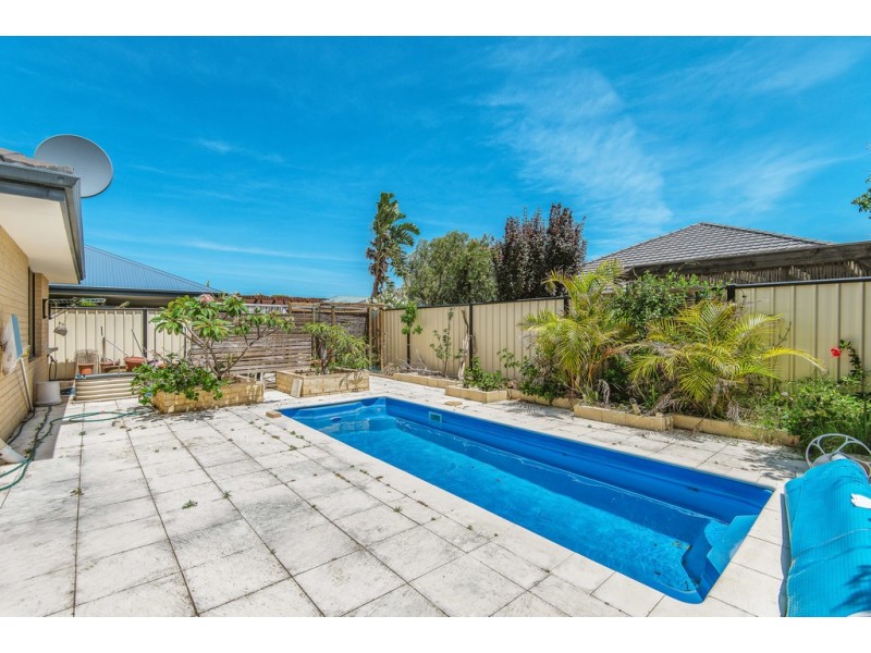 27 Grandoak Drive, Clarkson WA 6030