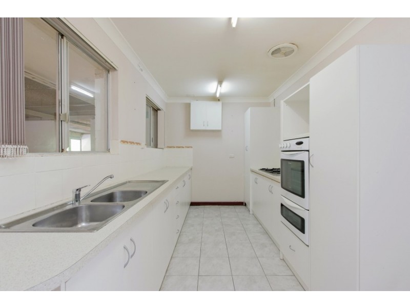 33 Greville Way, Girrawheen WA 6064