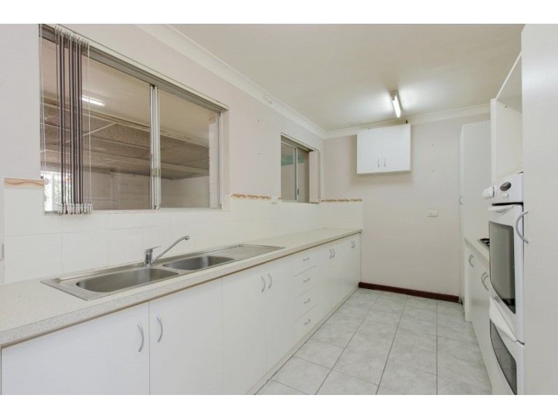 33 Greville Way, Girrawheen WA 6064