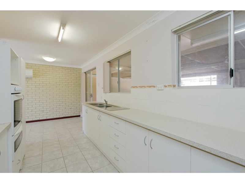 33 Greville Way, Girrawheen WA 6064