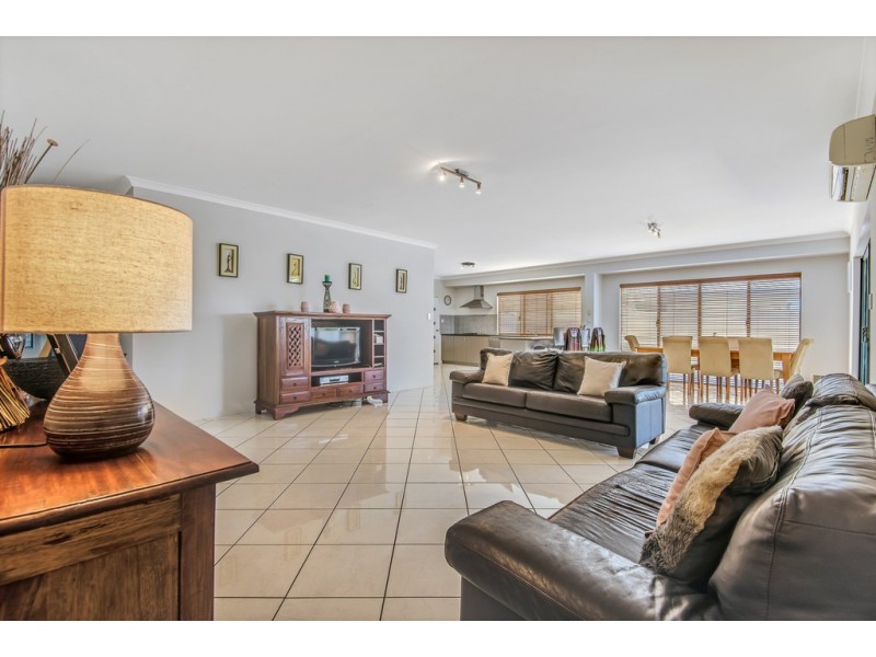 12 Carpenter Chase, Wanneroo WA 6065