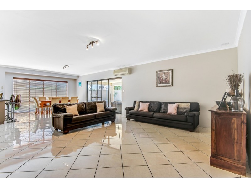 12 Carpenter Chase, Wanneroo WA 6065