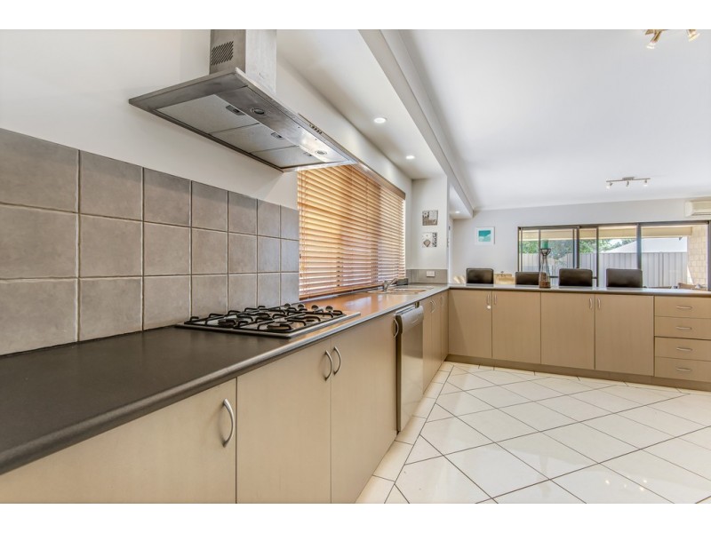 12 Carpenter Chase, Wanneroo WA 6065