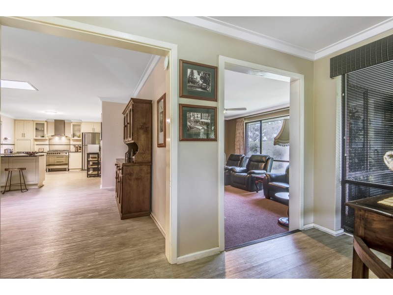 2 Malak Court, Wanneroo WA 6065