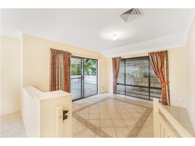 91 Manchester Drive, Hocking WA 6065