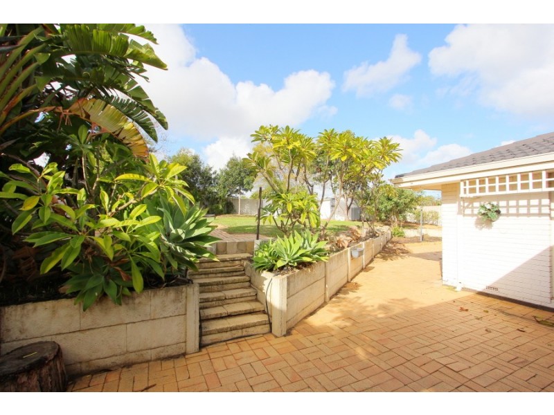 4 Wanill Place, Wanneroo WA 6065