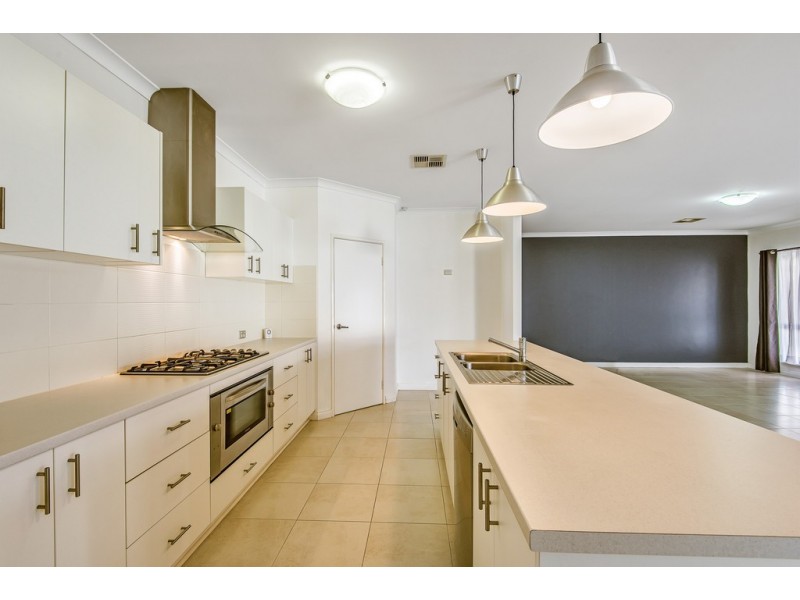 3 Risana Close, Madeley WA 6065