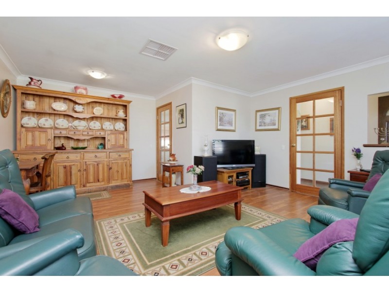 18 Munderee Place, Wanneroo WA 6065