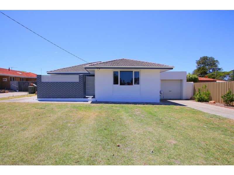 4 Leigh Place, Girrawheen WA 6064