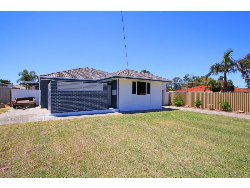 4 Leigh Place, Girrawheen WA 6064