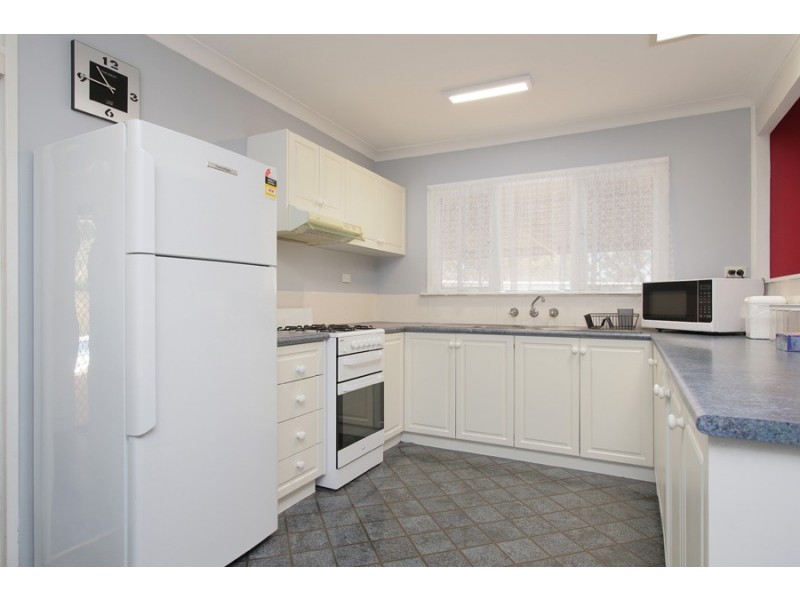 4 Leigh Place, Girrawheen WA 6064