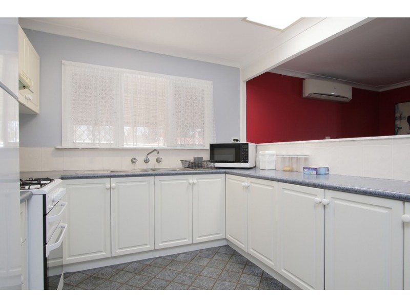 4 Leigh Place, Girrawheen WA 6064