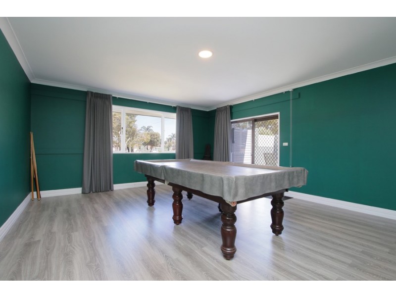 4 Leigh Place, Girrawheen WA 6064