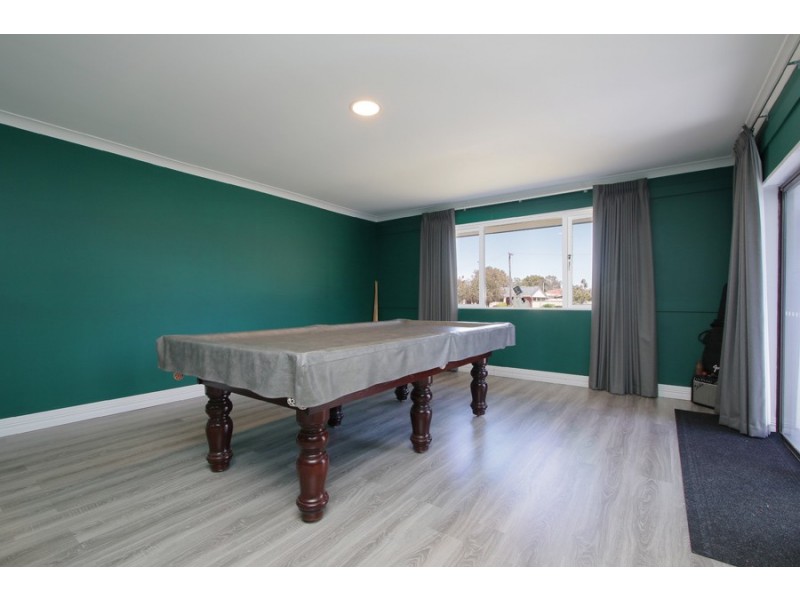 4 Leigh Place, Girrawheen WA 6064