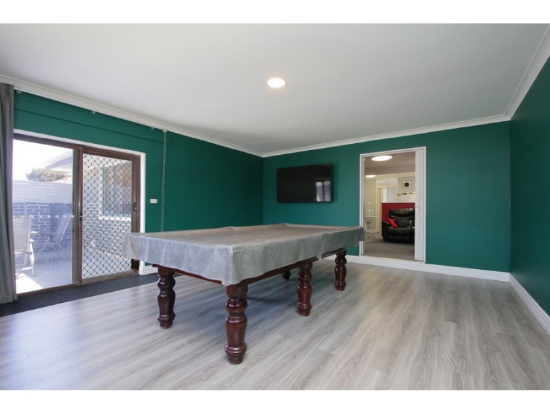 4 Leigh Place, Girrawheen WA 6064