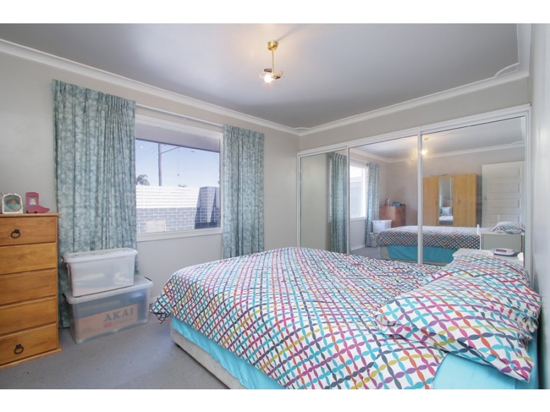 4 Leigh Place, Girrawheen WA 6064