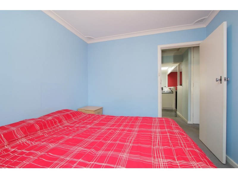 4 Leigh Place, Girrawheen WA 6064