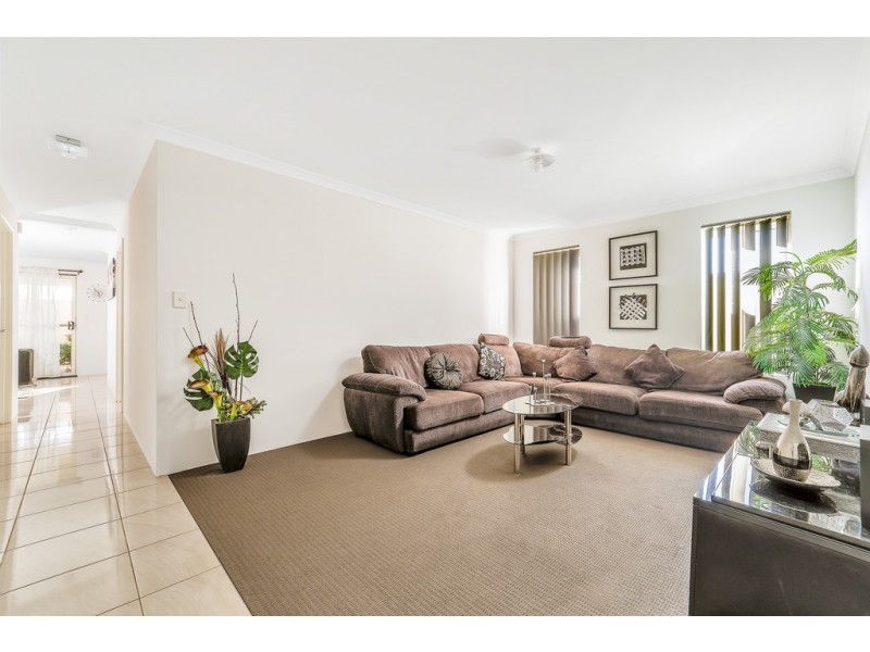 24 Floresta Street, Sinagra WA 6065