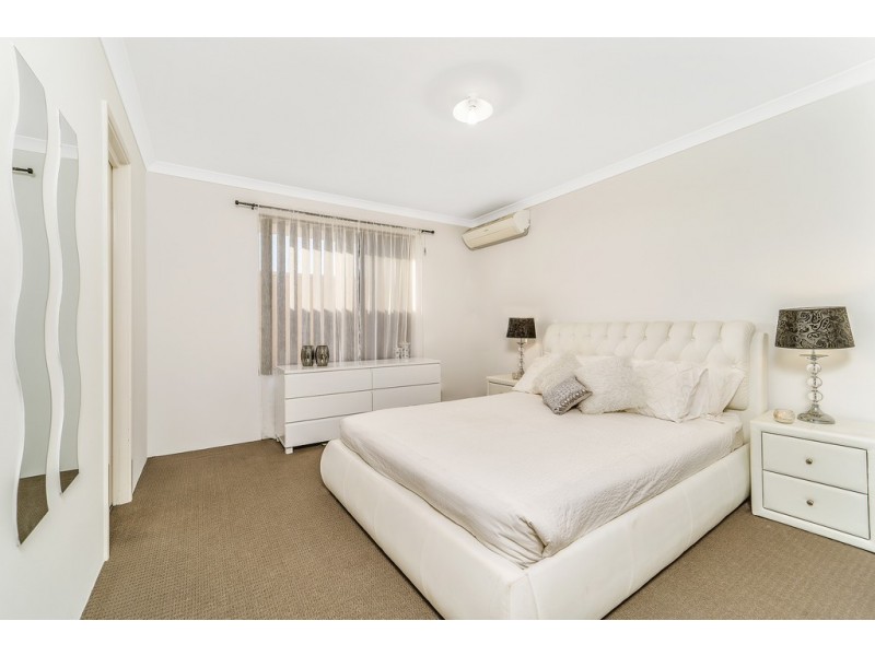 24 Floresta Street, Sinagra WA 6065