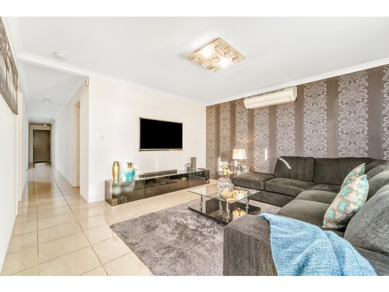 24 Floresta Street, Sinagra WA 6065