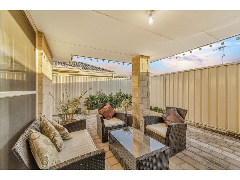 24 Floresta Street, Sinagra WA 6065