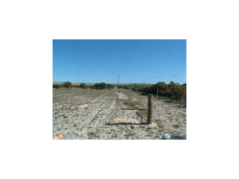 699 Chitna Rd, Neergabby WA 6503