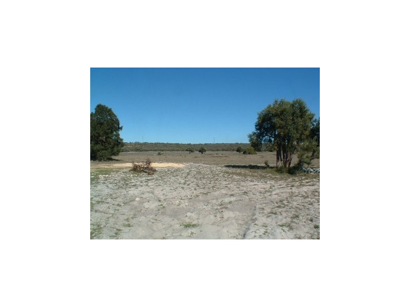 699 Chitna Rd, Neergabby WA 6503