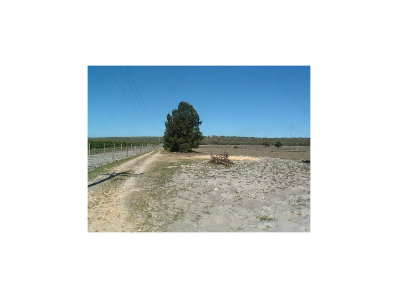 699 Chitna Rd, Neergabby WA 6503