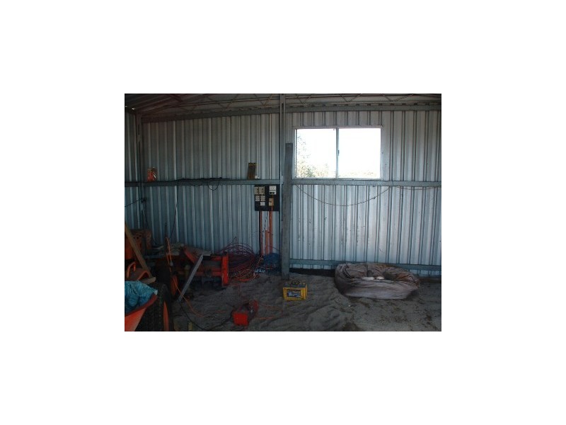 699 Chitna Rd, Neergabby WA 6503