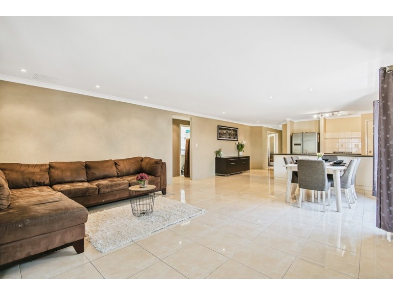 4 Nalgan Court, Carramar WA 6031