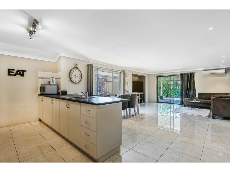 4 Nalgan Court, Carramar WA 6031