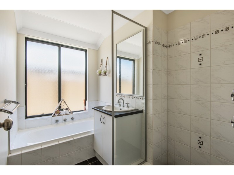 4 Nalgan Court, Carramar WA 6031