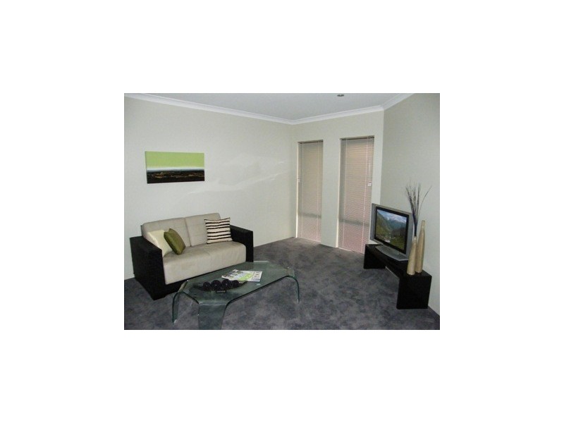 19 Kembla Circle, Madeley WA 6065