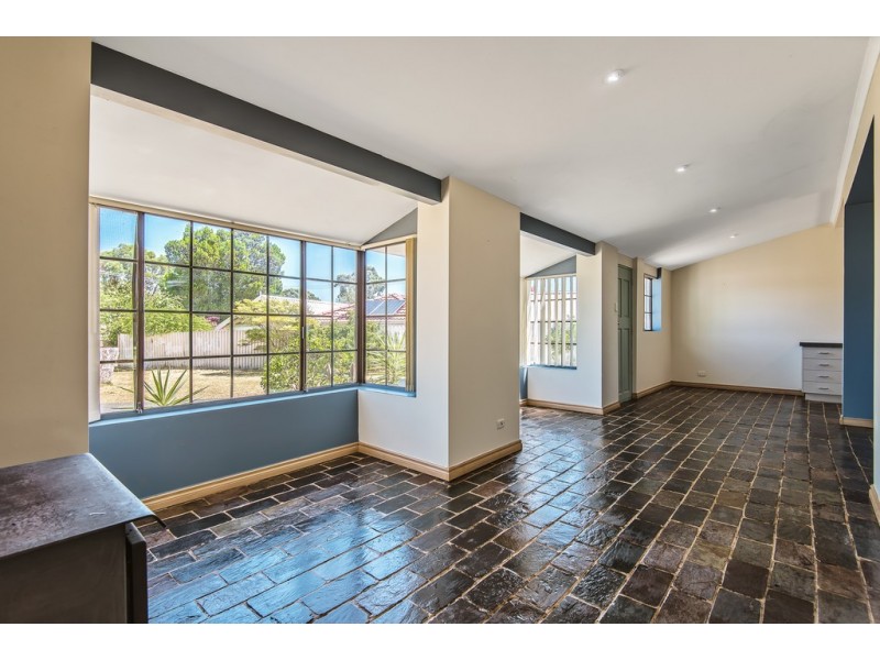 32 Dallas Crescent, Wanneroo WA 6065