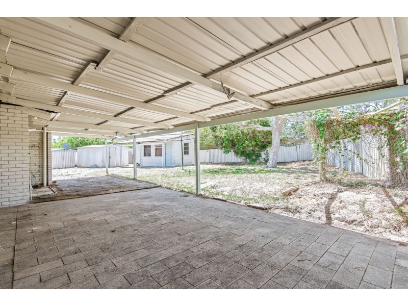 32 Dallas Crescent, Wanneroo WA 6065