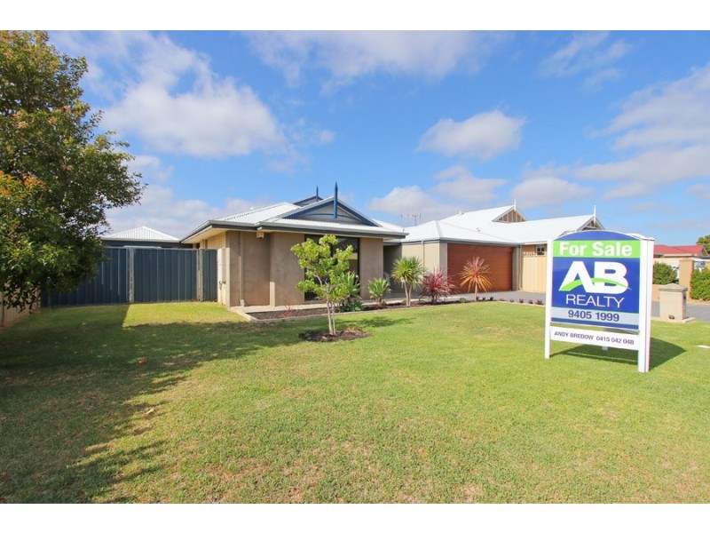 11 Kansas Lane, Hocking WA 6065