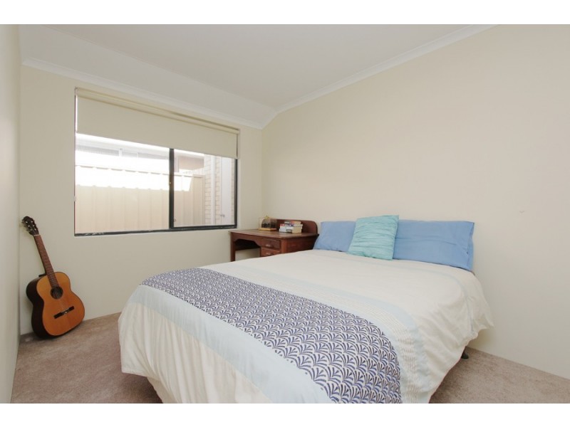 11 Kansas Lane, Hocking WA 6065